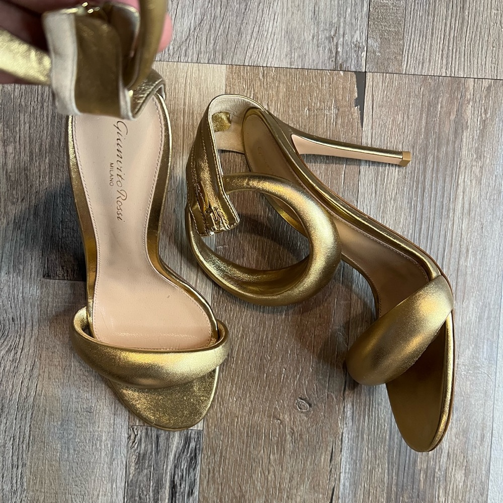 Gianvito Rossi Bijoux Leather Sandals Gold Size 39